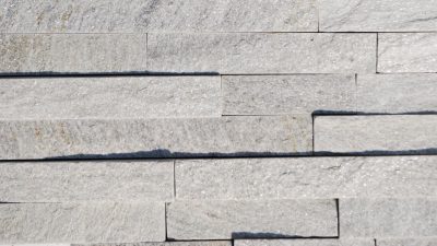 Svetlo-sivi-dekorativni-prirodni-kamen-stanglice